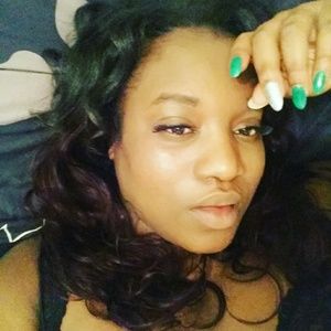 Meet your Posher, Kayla